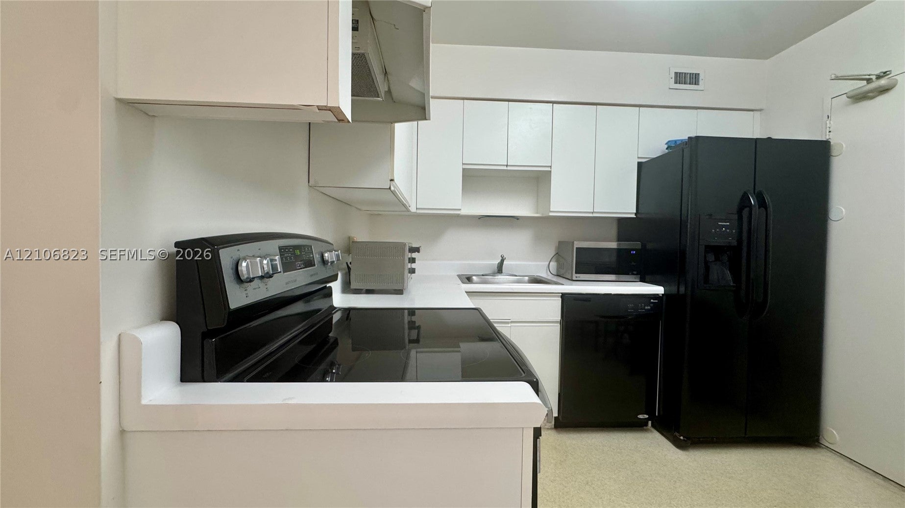 5161 Collins Avenue 515
