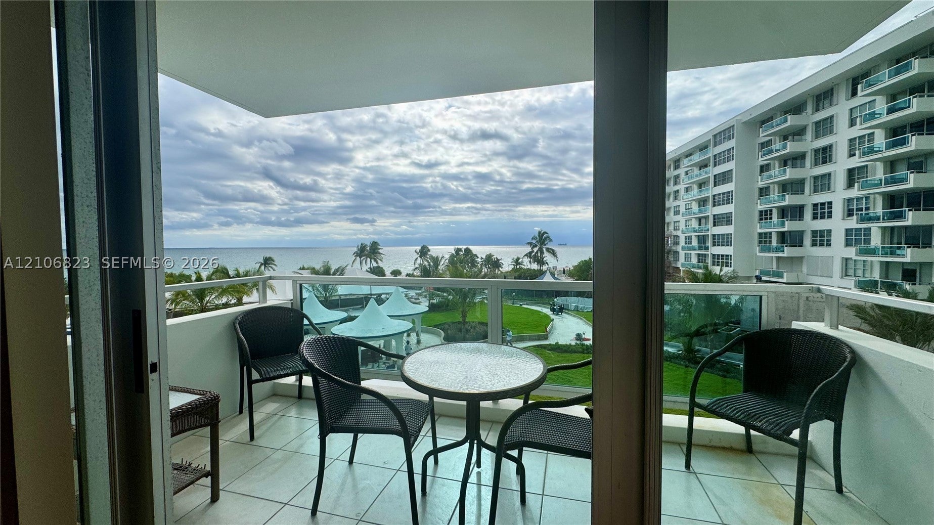 5161 Collins Avenue 515