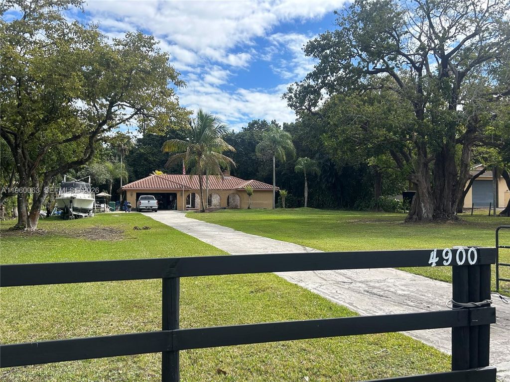 Photo of 4900 SW 178th Ave, Southwest Ranches, FL 33331 (MLS # A11960063)