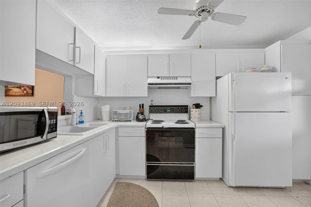 Photo of 3774 Inverrary Blvd #309P, Lauderhill, FL 33319 (MLS # A12093469)
