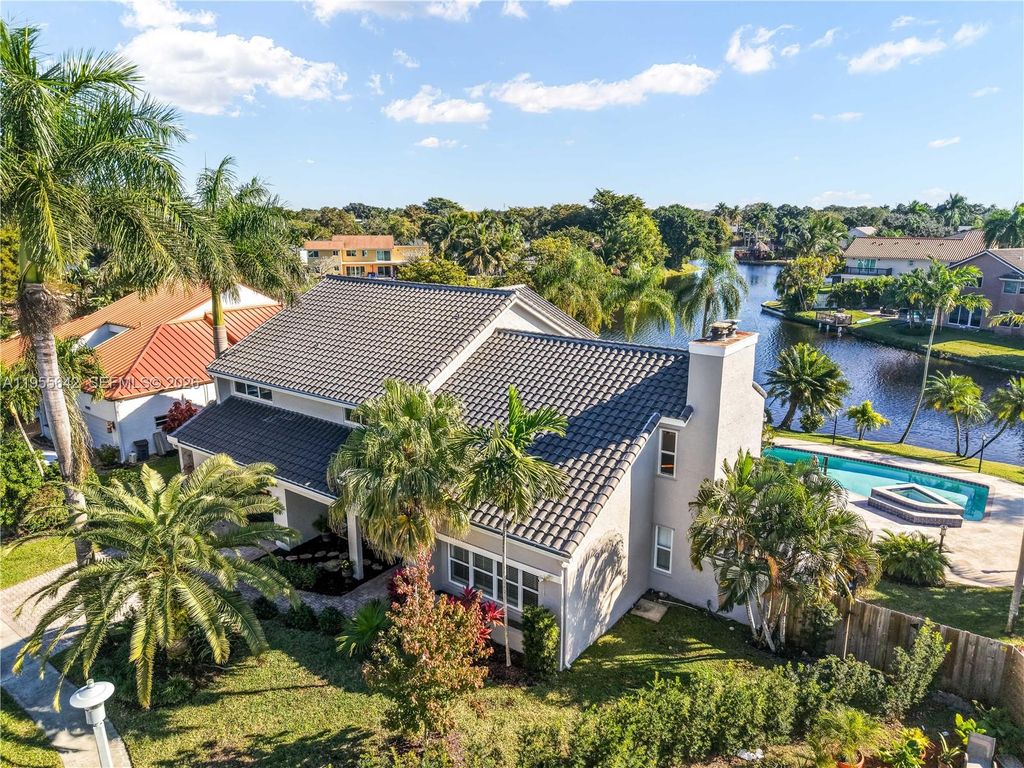 Photo of 10110 SW 3rd St, Plantation, FL 33324 (MLS # A11955642)