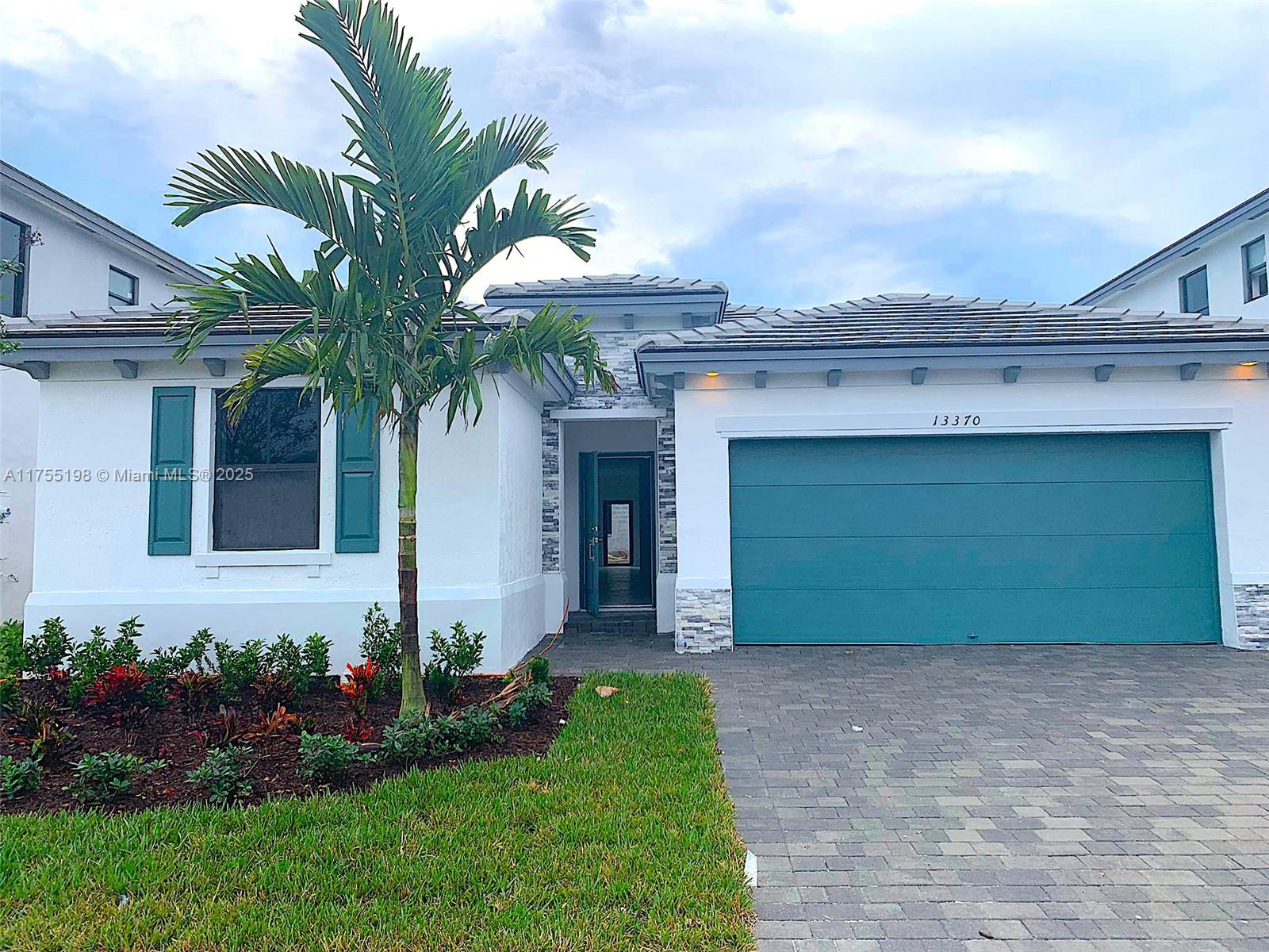 Rental Property at 13370 Sw 284 Terrace 13370, Miami, Broward County, Florida - Bedrooms: 4 
Bathrooms: 3  - $3,400 MO.
