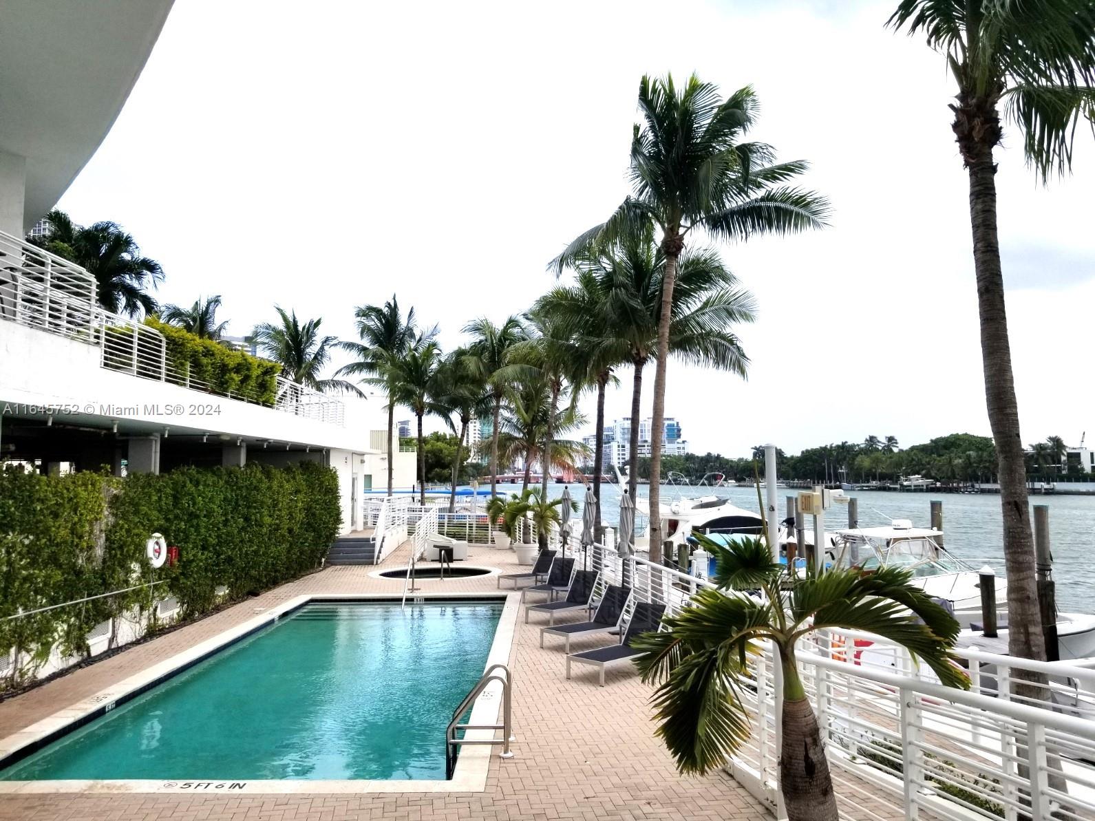 REGATTA AT INDIAN CREEK C - Residential