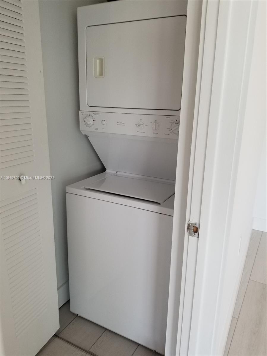 REGATTA AT INDIAN CREEK C - Residential