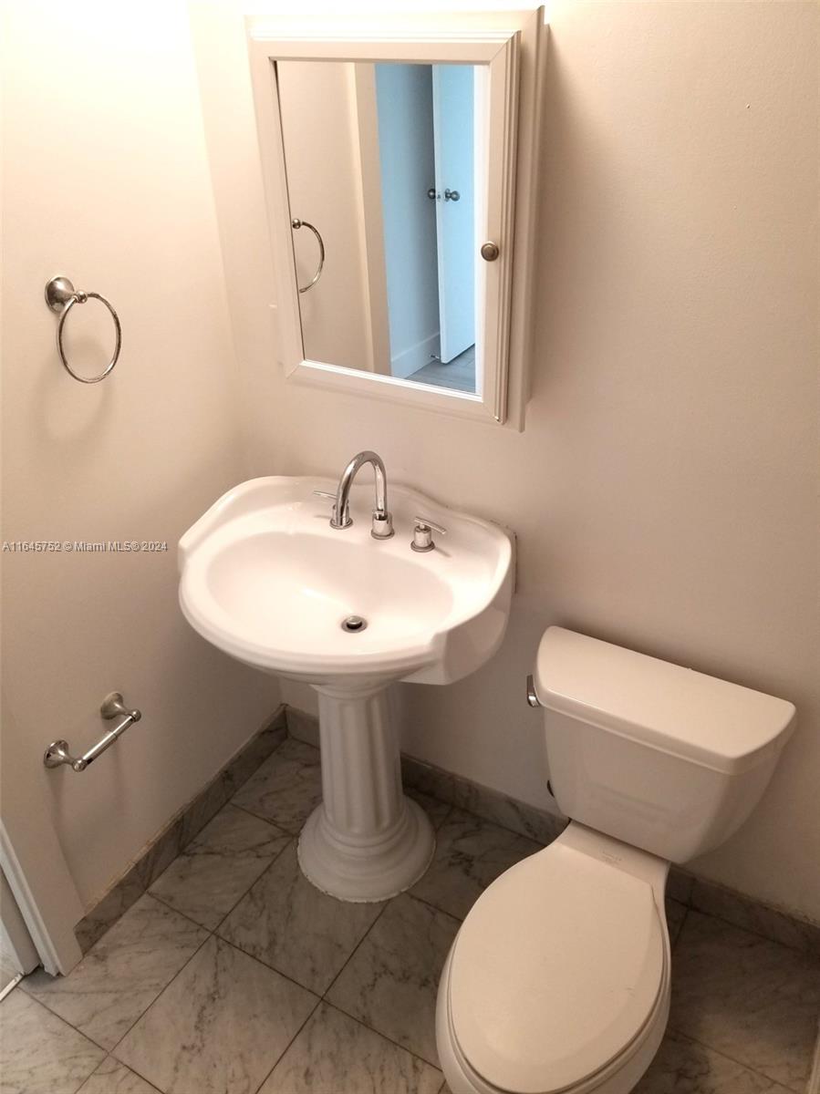 REGATTA AT INDIAN CREEK C - Residential