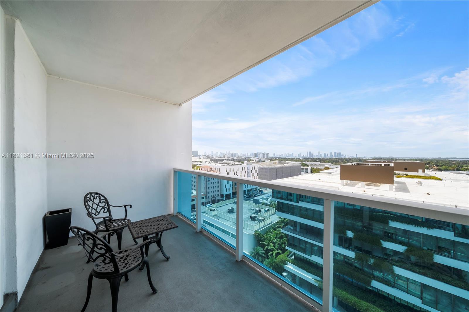 RONEY PALACE CONDO - Residential