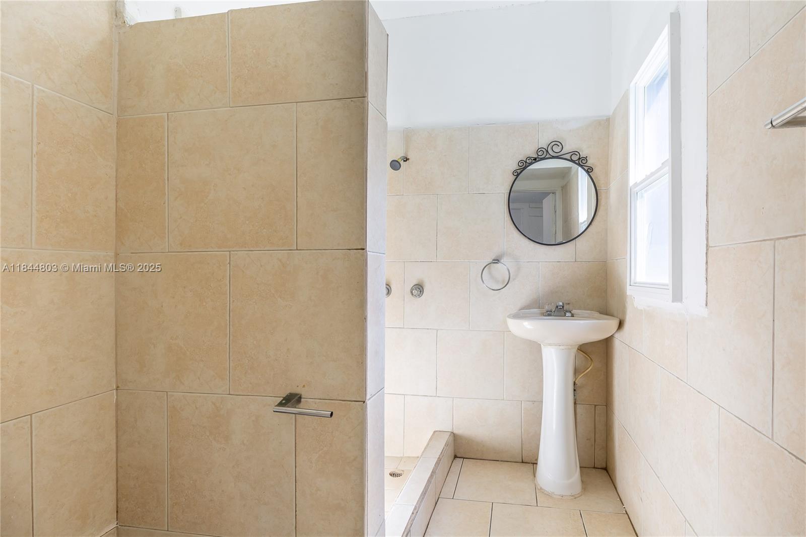 768 NW 35th St