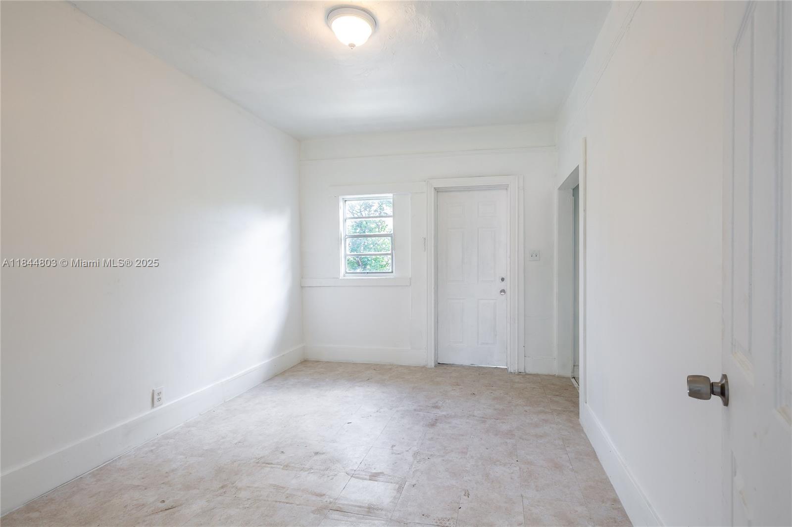 768 NW 35th St