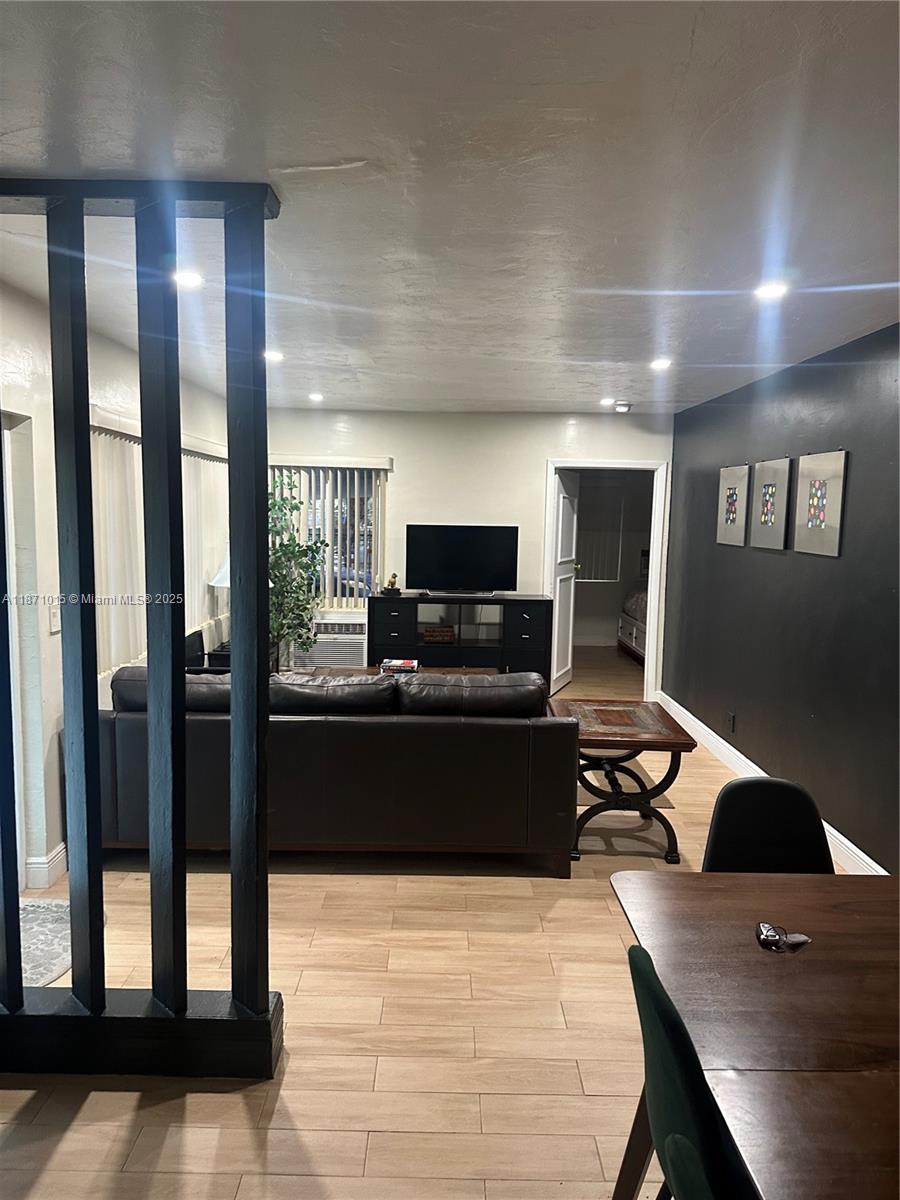 IRONS MANOR 5TH ADDN - Residential Lease