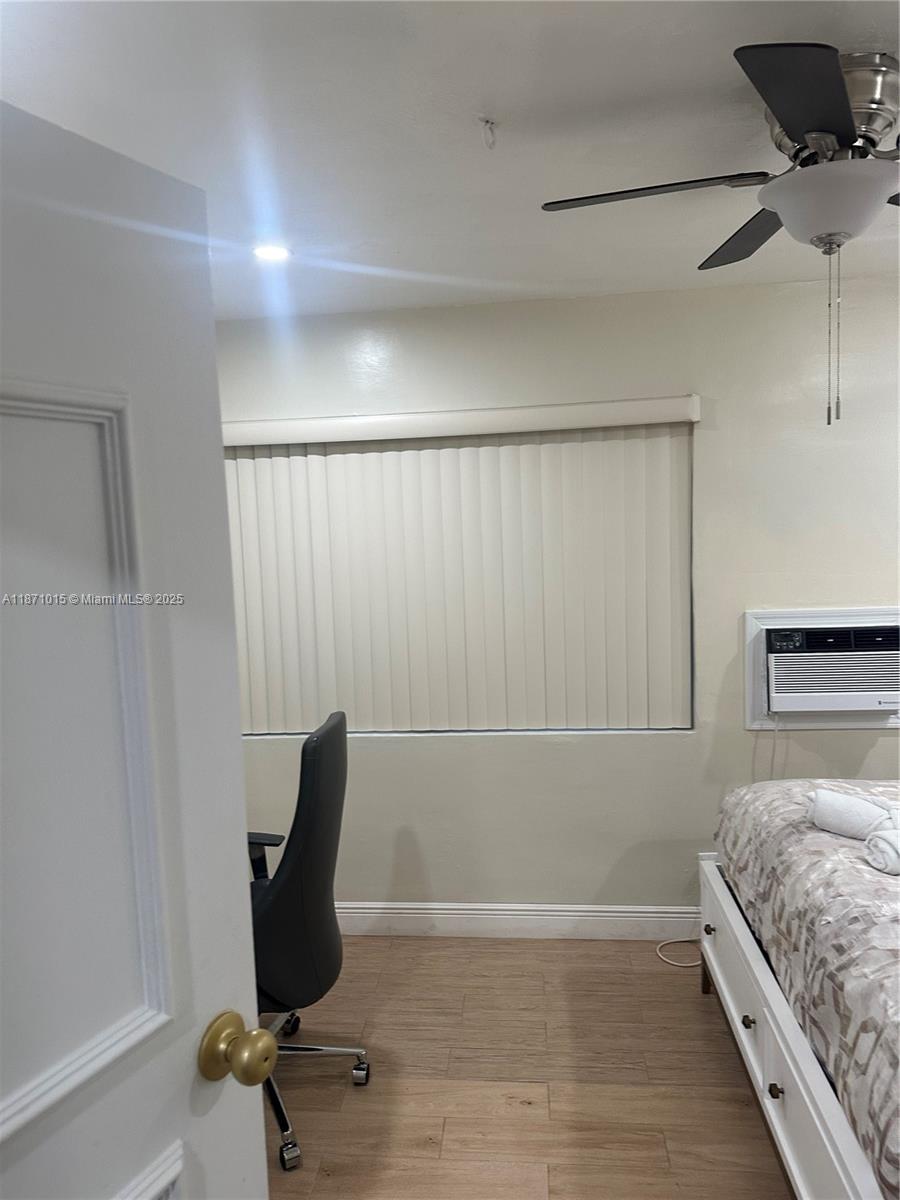 IRONS MANOR 5TH ADDN - Residential Lease