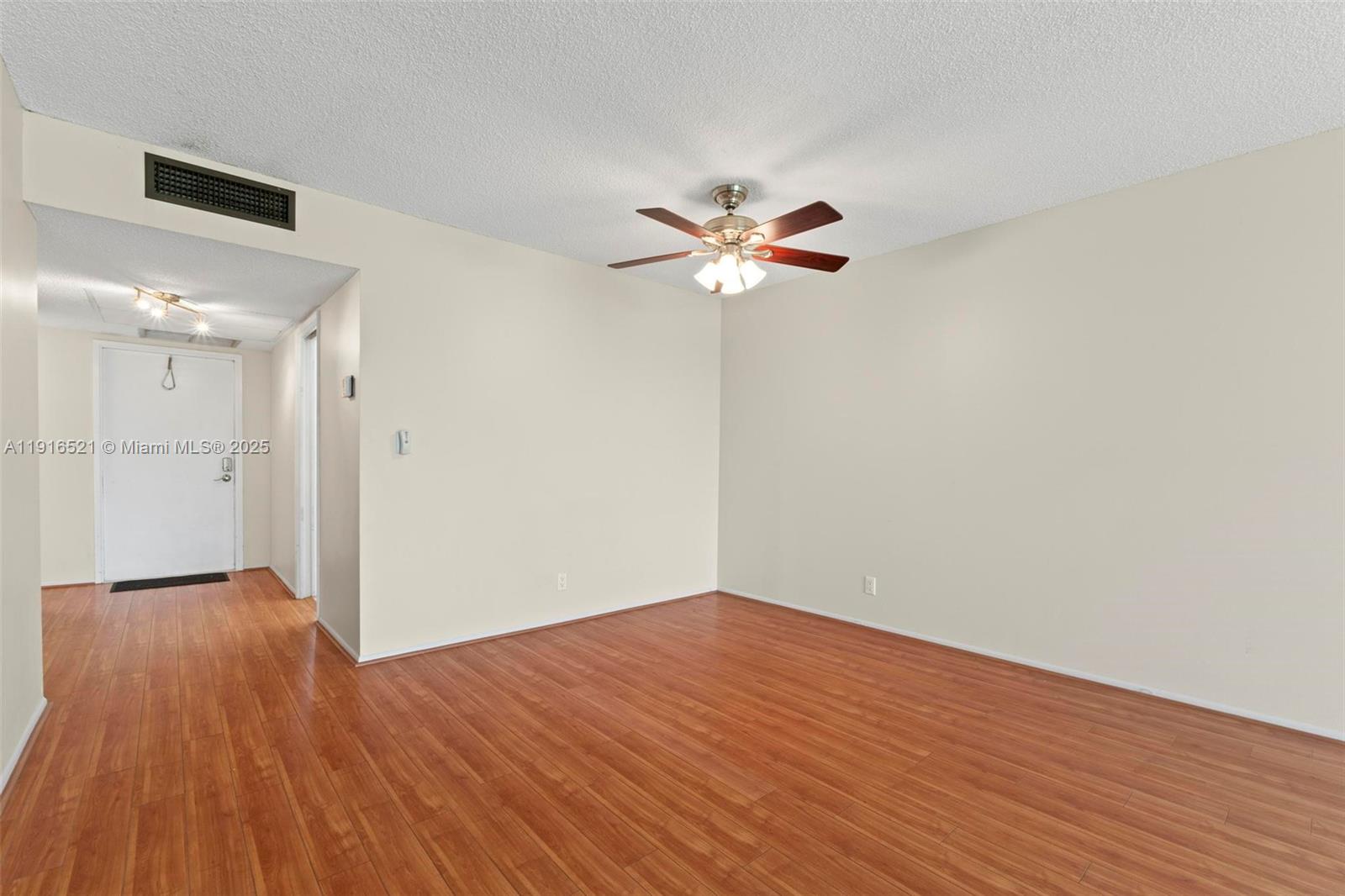 NO 30 PALM-AIRE COUNTRY C - Residential Lease