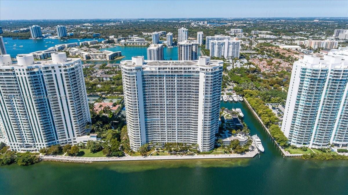 7000 ISL BLVD WILLIAMS IS - Residential