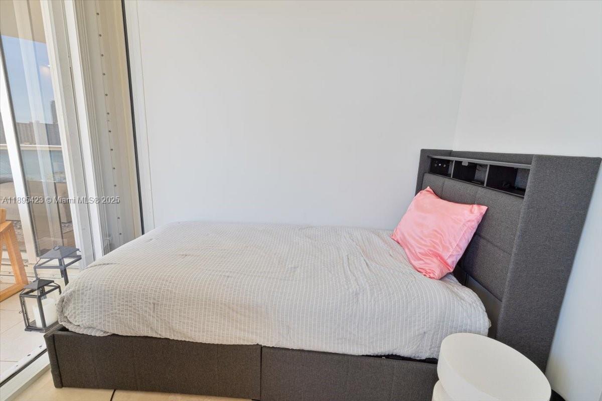 7000 ISL BLVD WILLIAMS IS - Residential