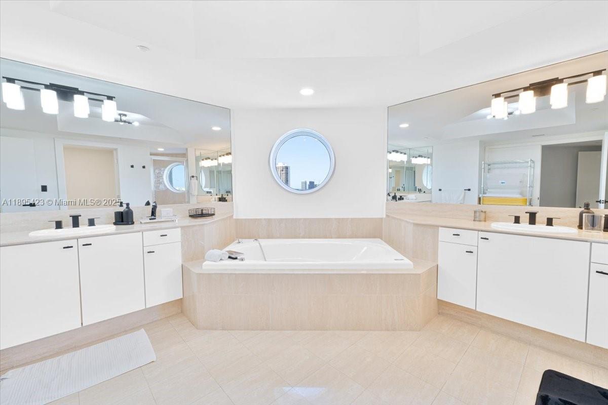 7000 ISL BLVD WILLIAMS IS - Residential