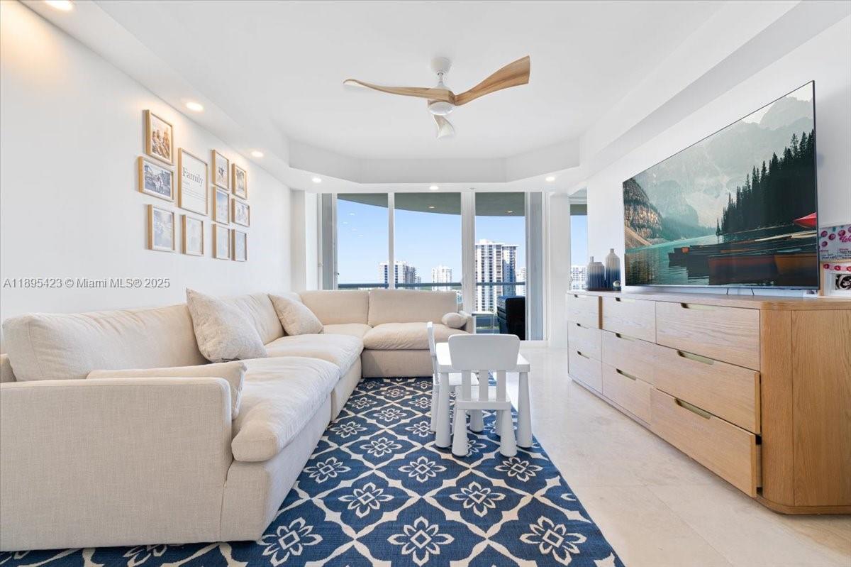 7000 ISL BLVD WILLIAMS IS - Residential