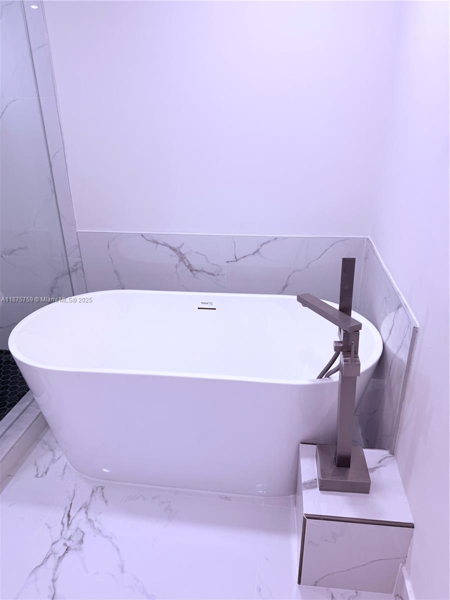 PUERTA DE PALMAS CONDO - Residential