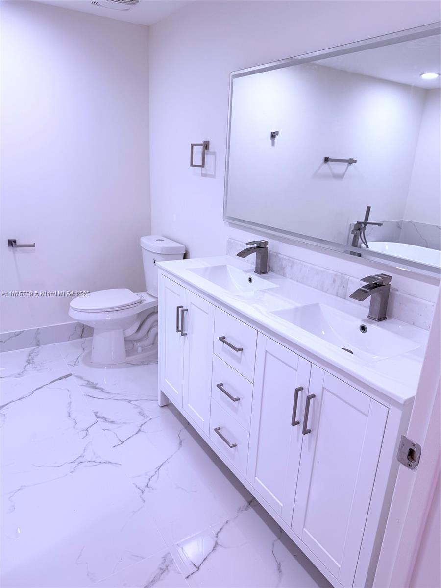 PUERTA DE PALMAS CONDO - Residential