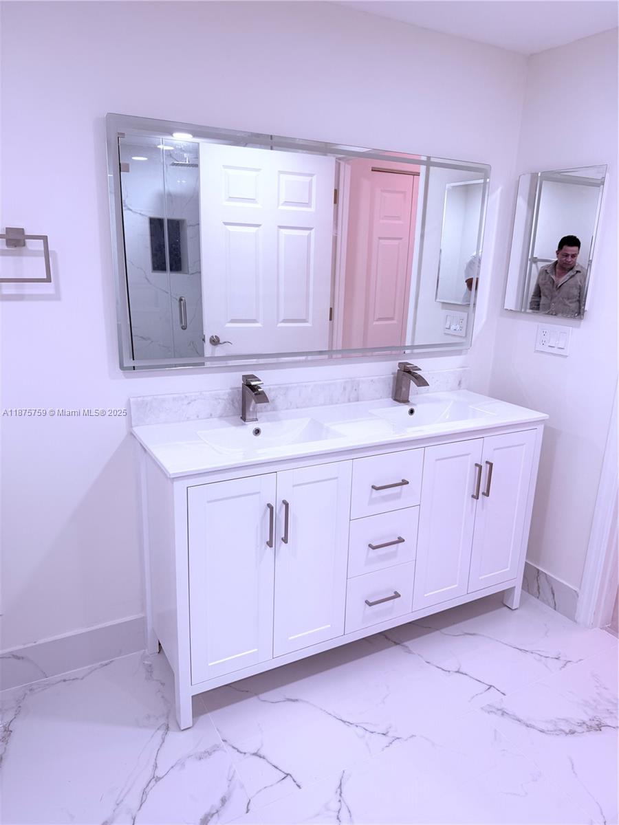 PUERTA DE PALMAS CONDO - Residential