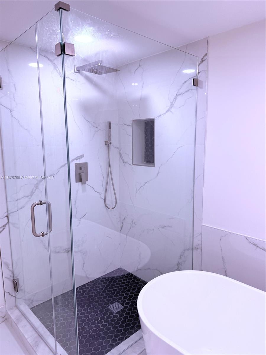 PUERTA DE PALMAS CONDO - Residential