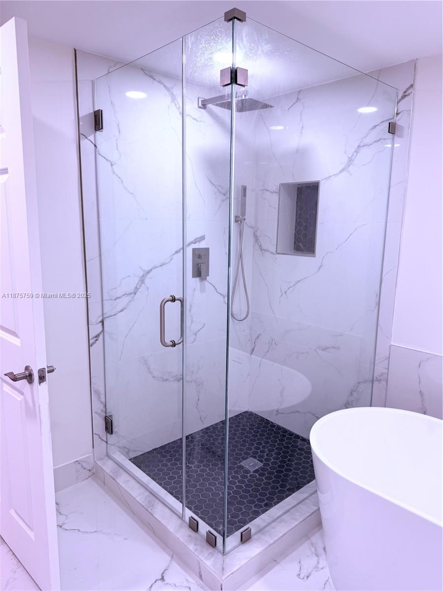 PUERTA DE PALMAS CONDO - Residential