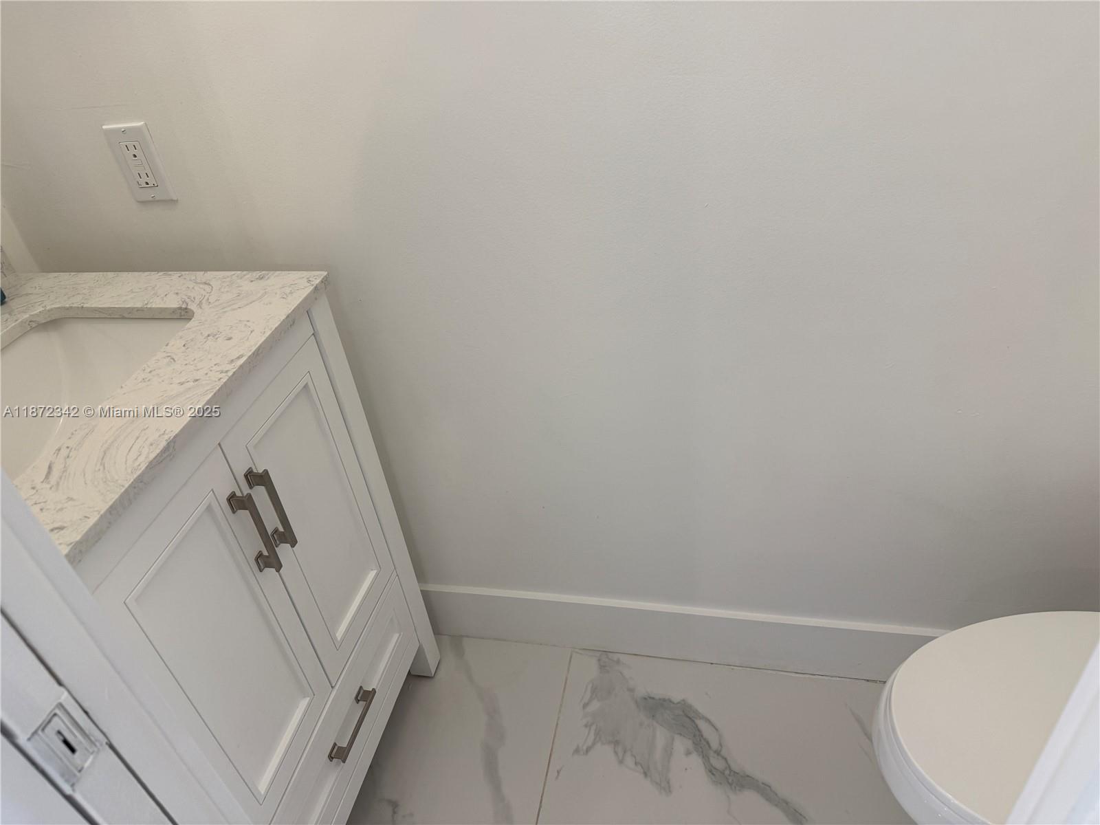 LAGUNA TROPICAL CONDO - Residential