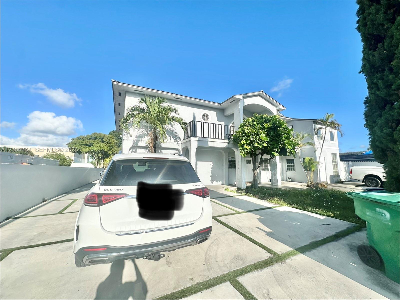 PERRY GAZLAY RLTY CO THE - Residential Lease