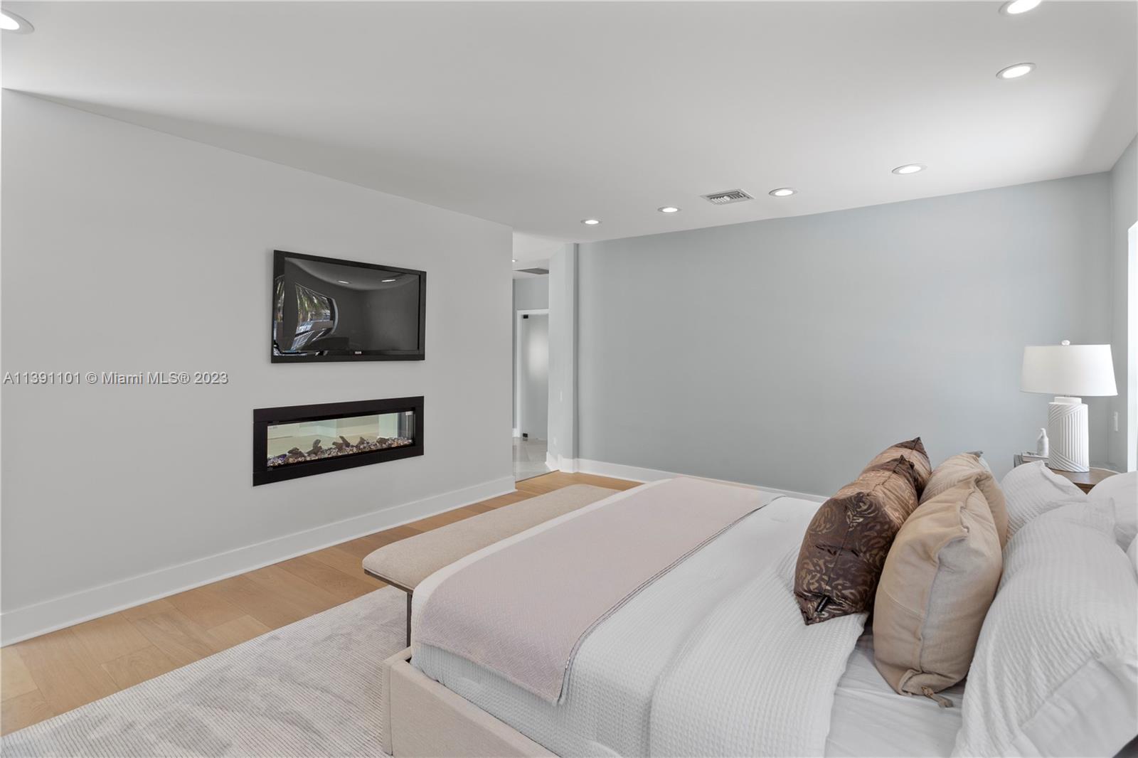 CORAL KEY VILLAS SEC 9 - Residential