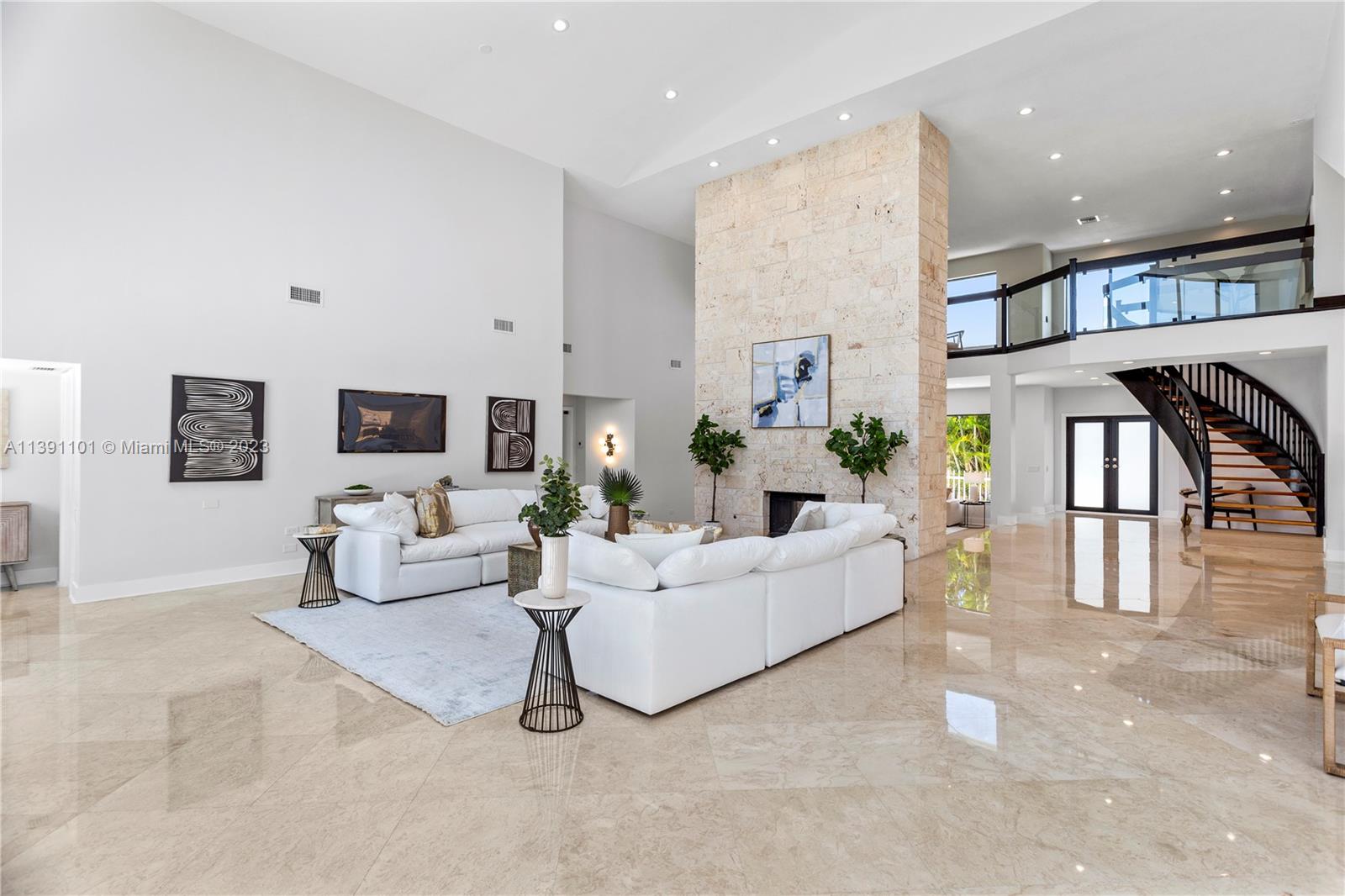 CORAL KEY VILLAS SEC 9 - Residential