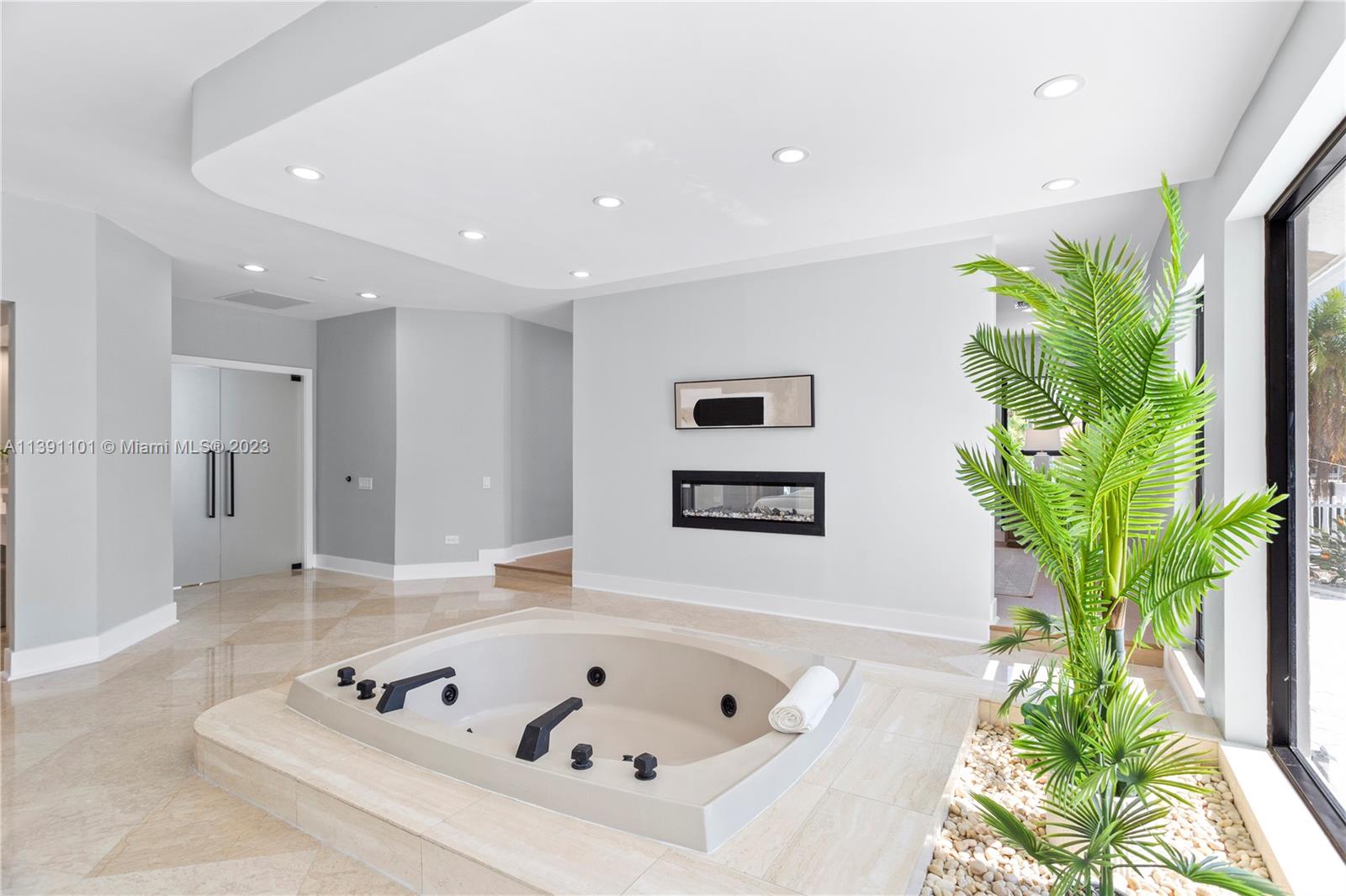 CORAL KEY VILLAS SEC 9 - Residential