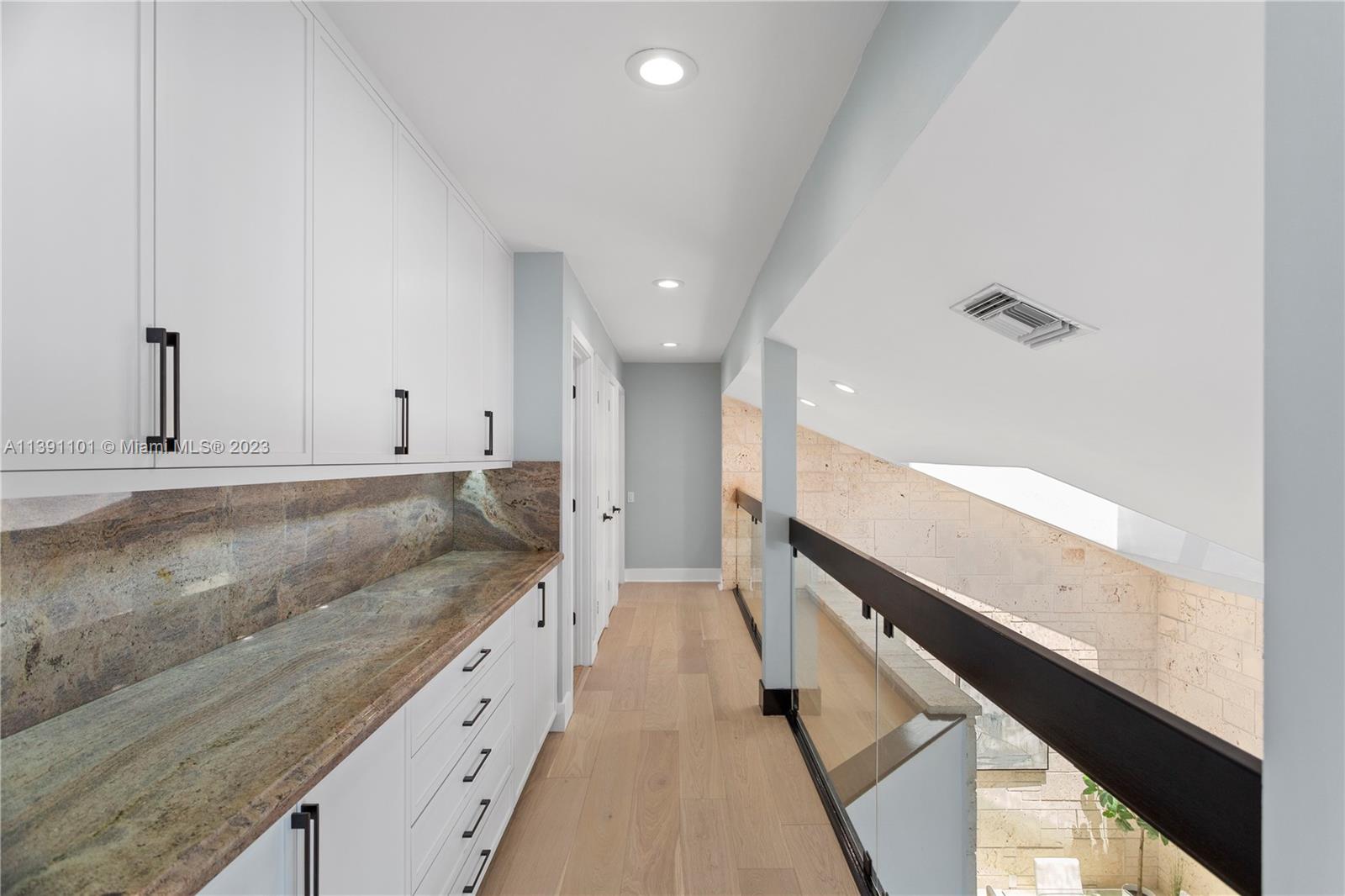 CORAL KEY VILLAS SEC 9 - Residential