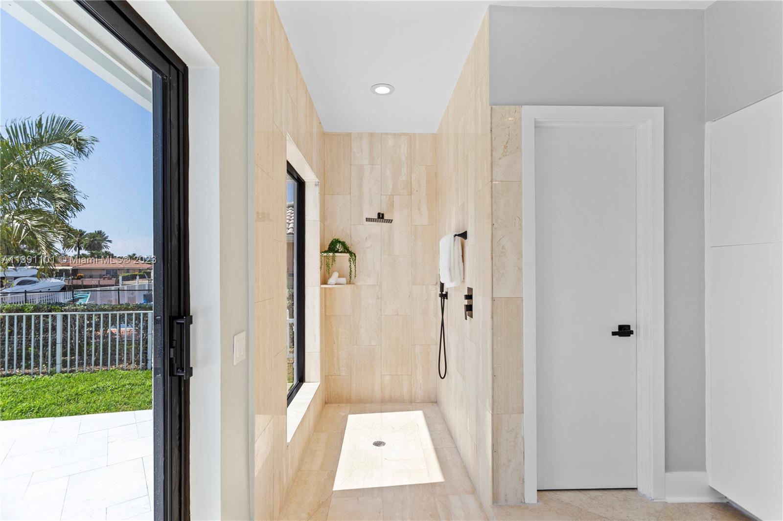 CORAL KEY VILLAS SEC 9 - Residential