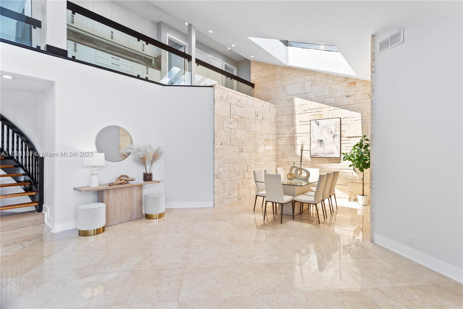 CORAL KEY VILLAS SEC 9 - Residential