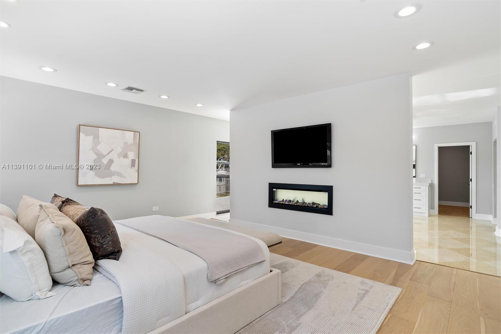 CORAL KEY VILLAS SEC 9 - Residential