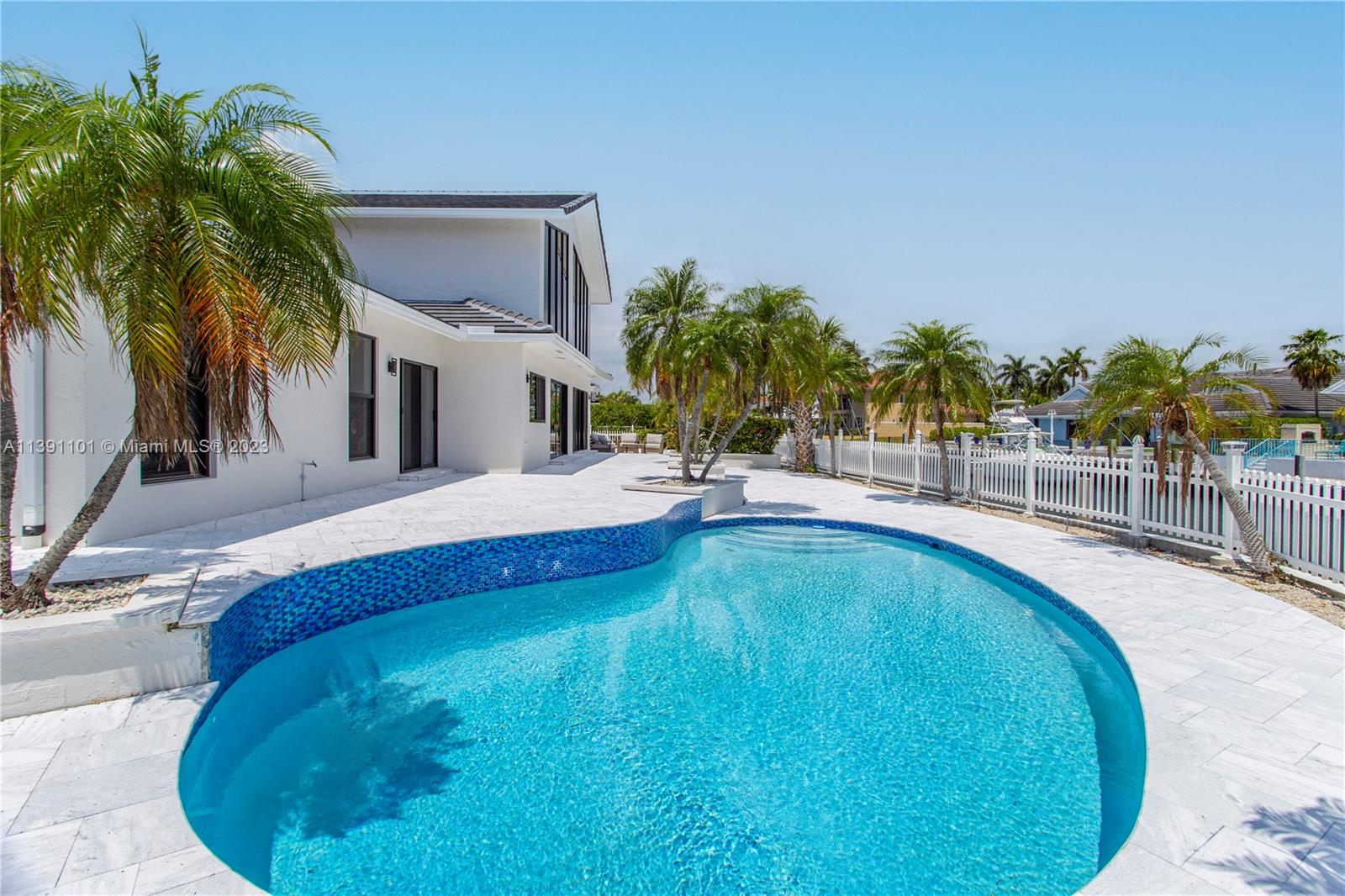 CORAL KEY VILLAS SEC 9 - Residential