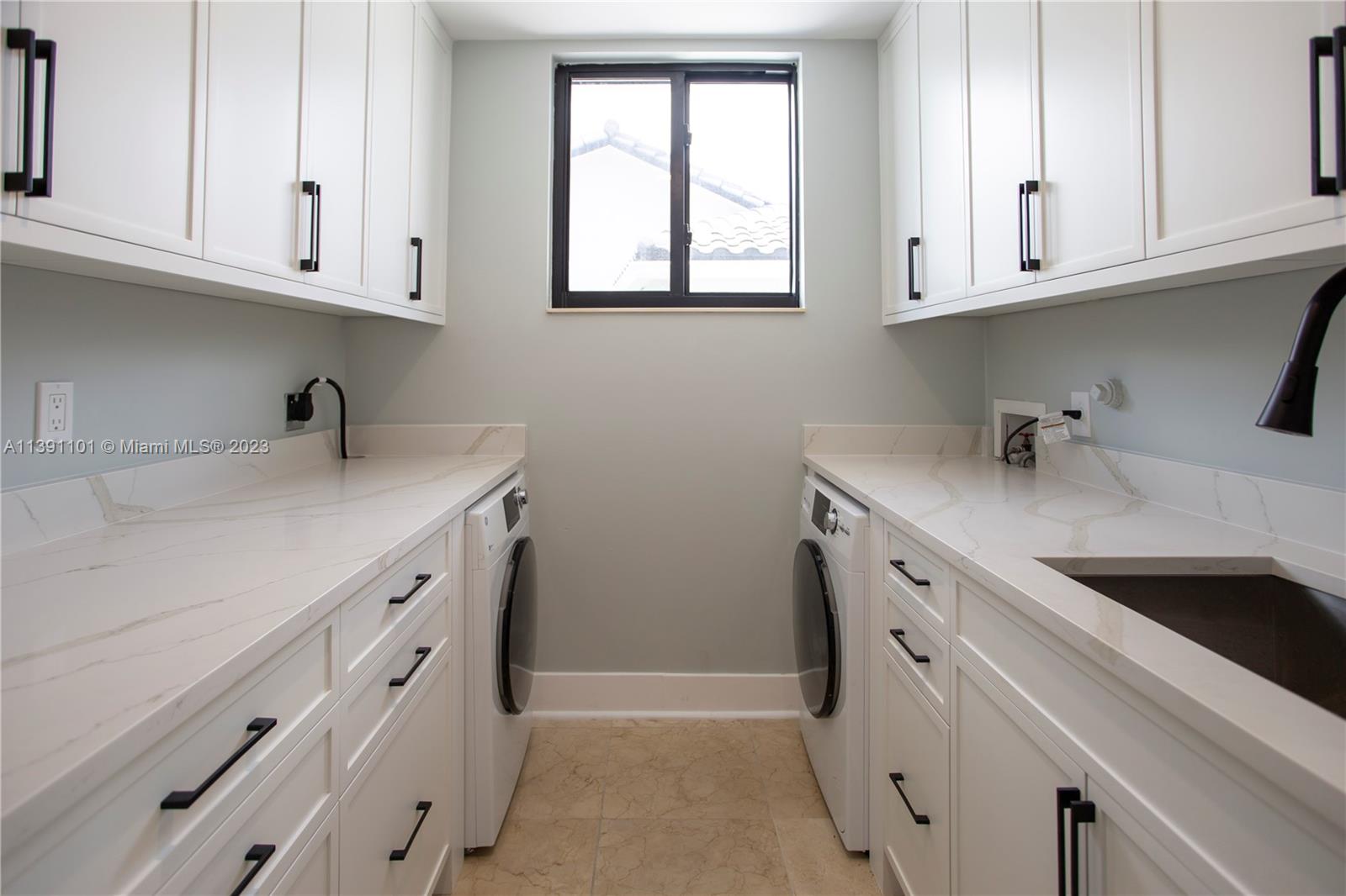 CORAL KEY VILLAS SEC 9 - Residential