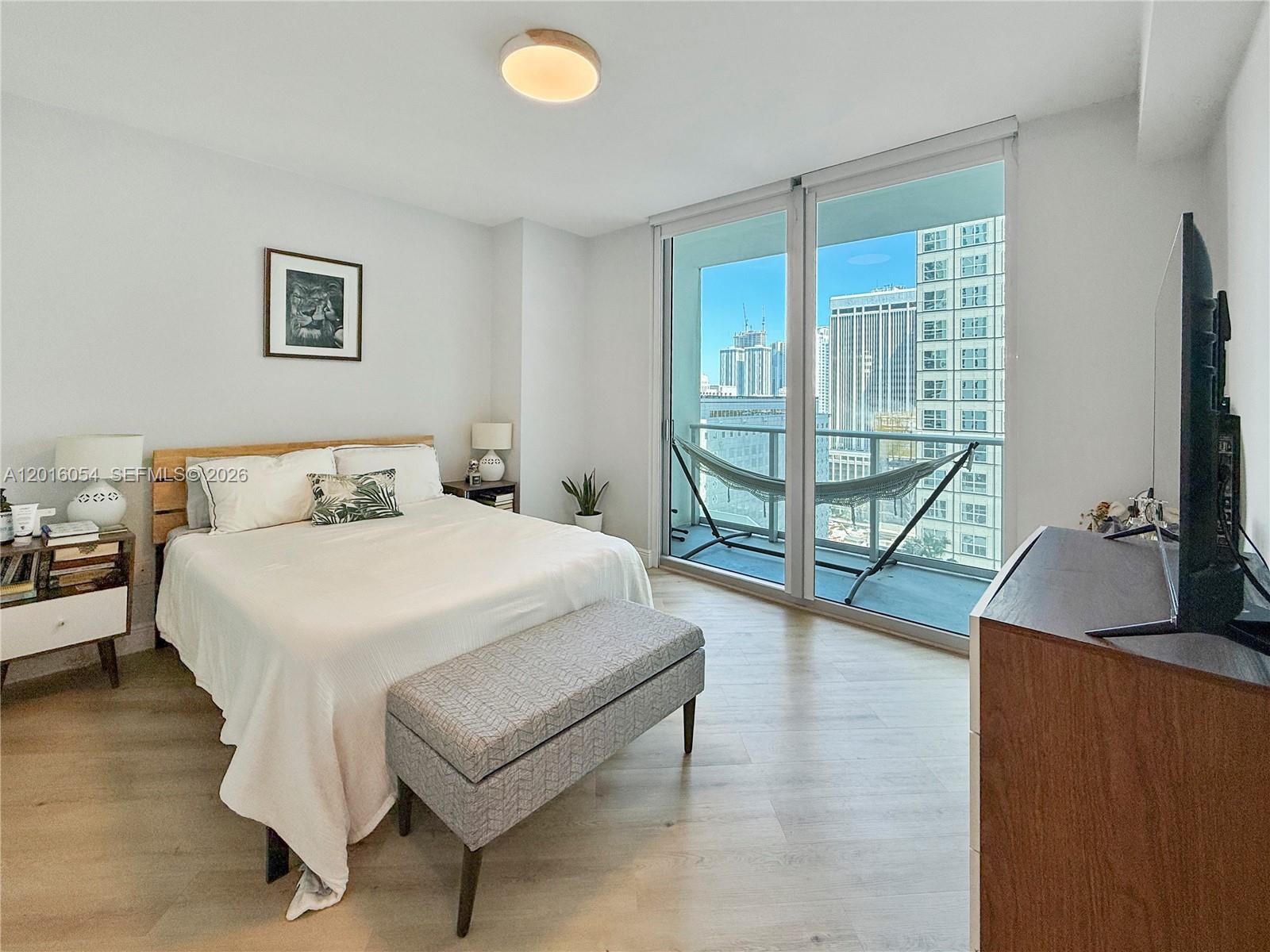 MET 1 CONDO - Residential Lease
