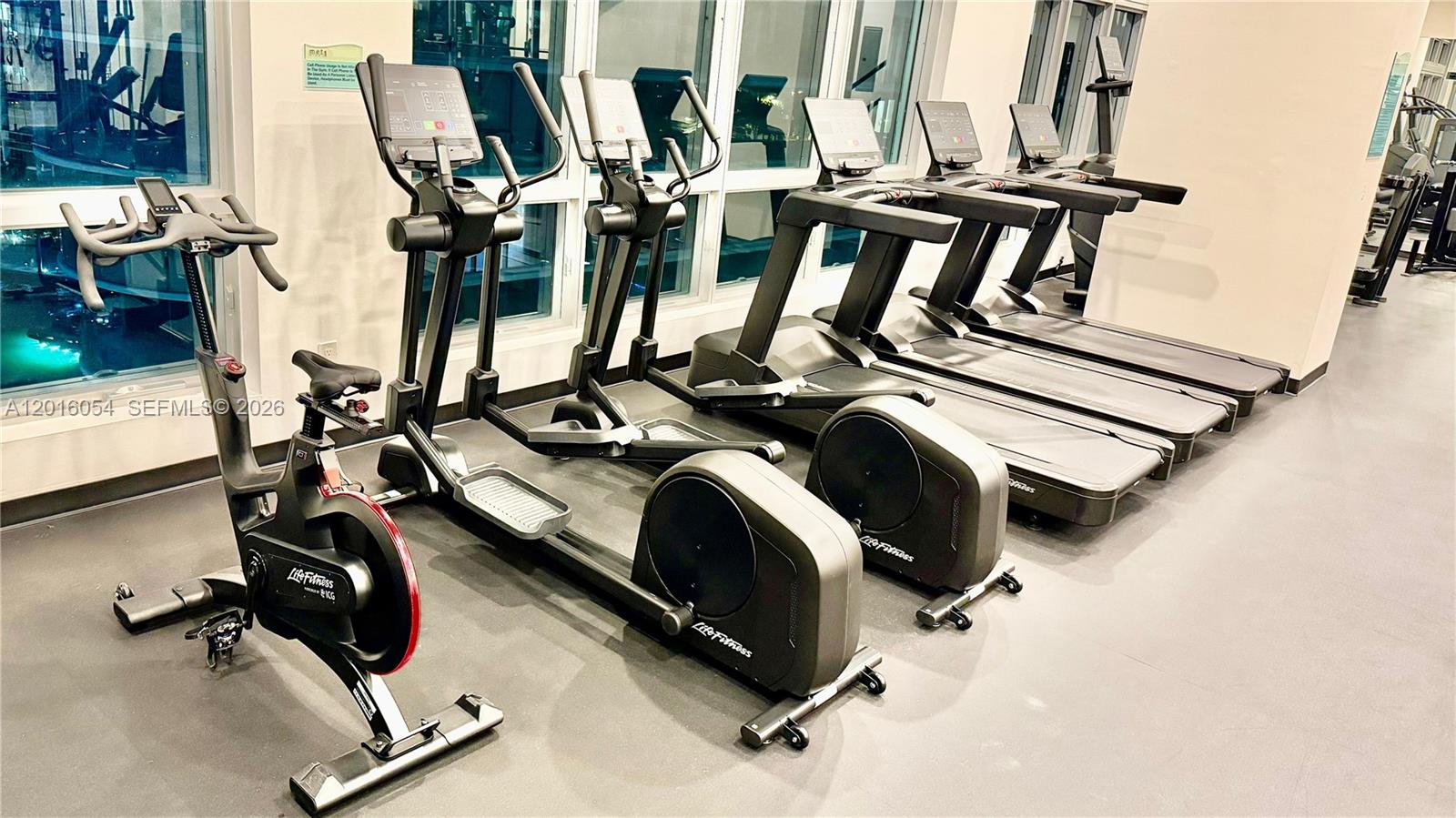 MET 1 CONDO - Residential Lease