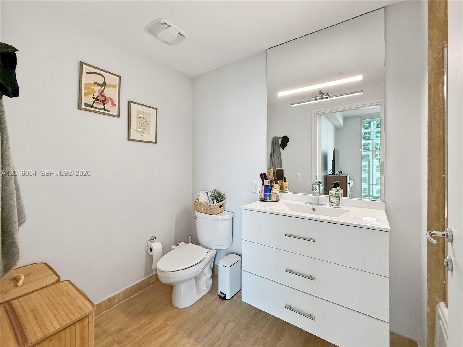 MET 1 CONDO - Residential Lease