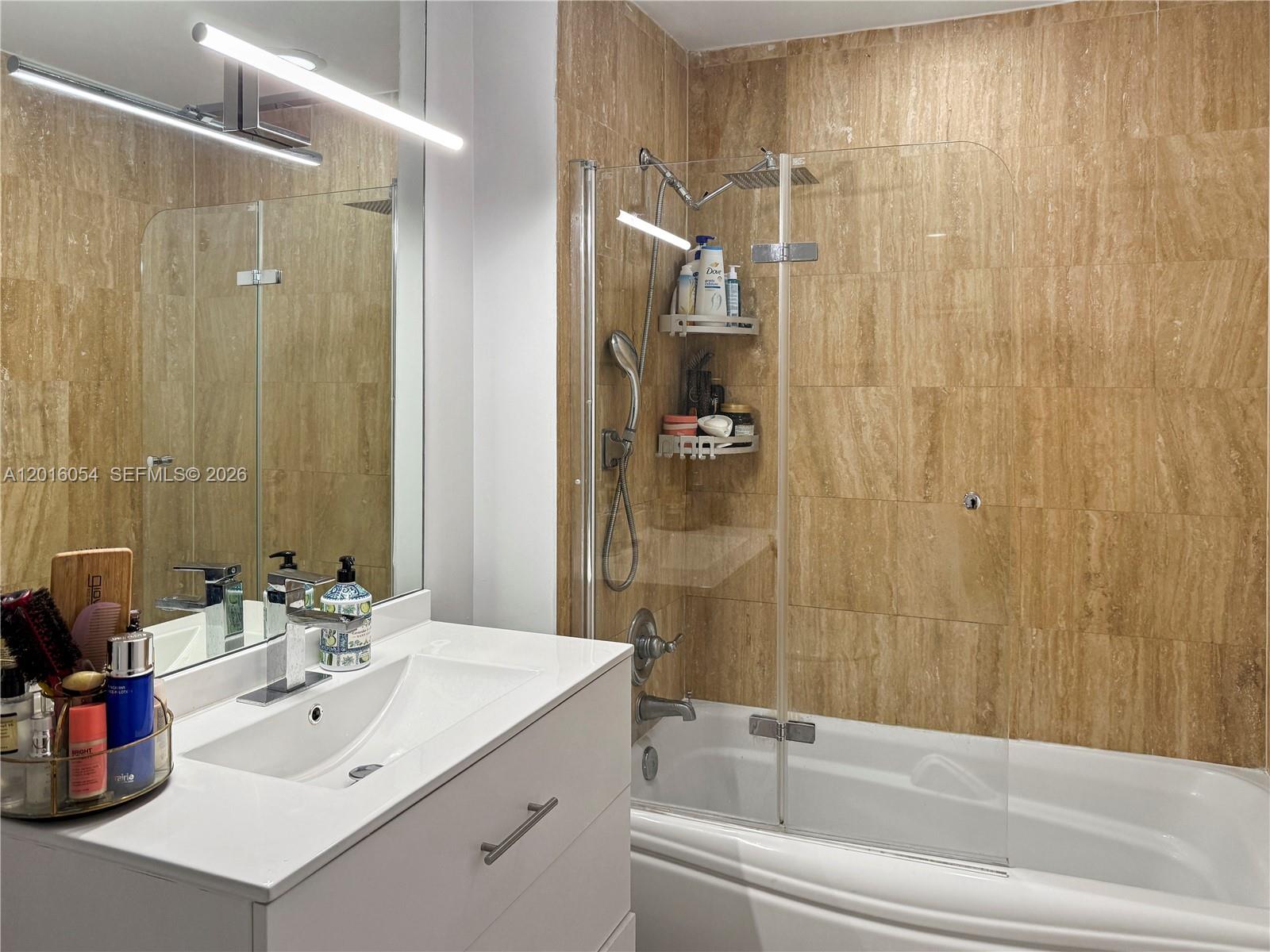 MET 1 CONDO - Residential Lease
