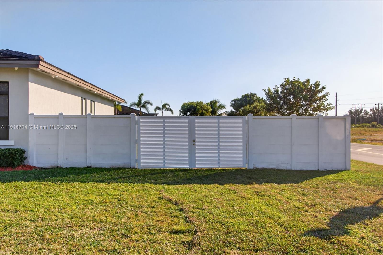 SOUTHERN COVE - Residential