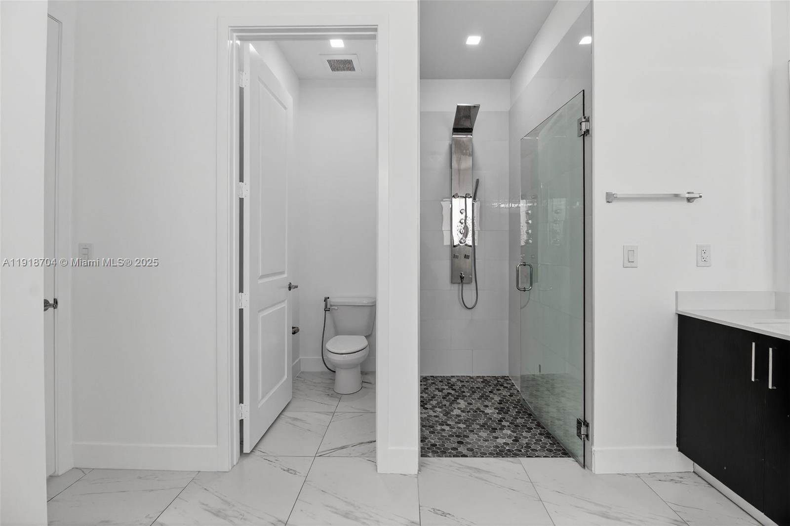 SOUTHERN COVE - Residential