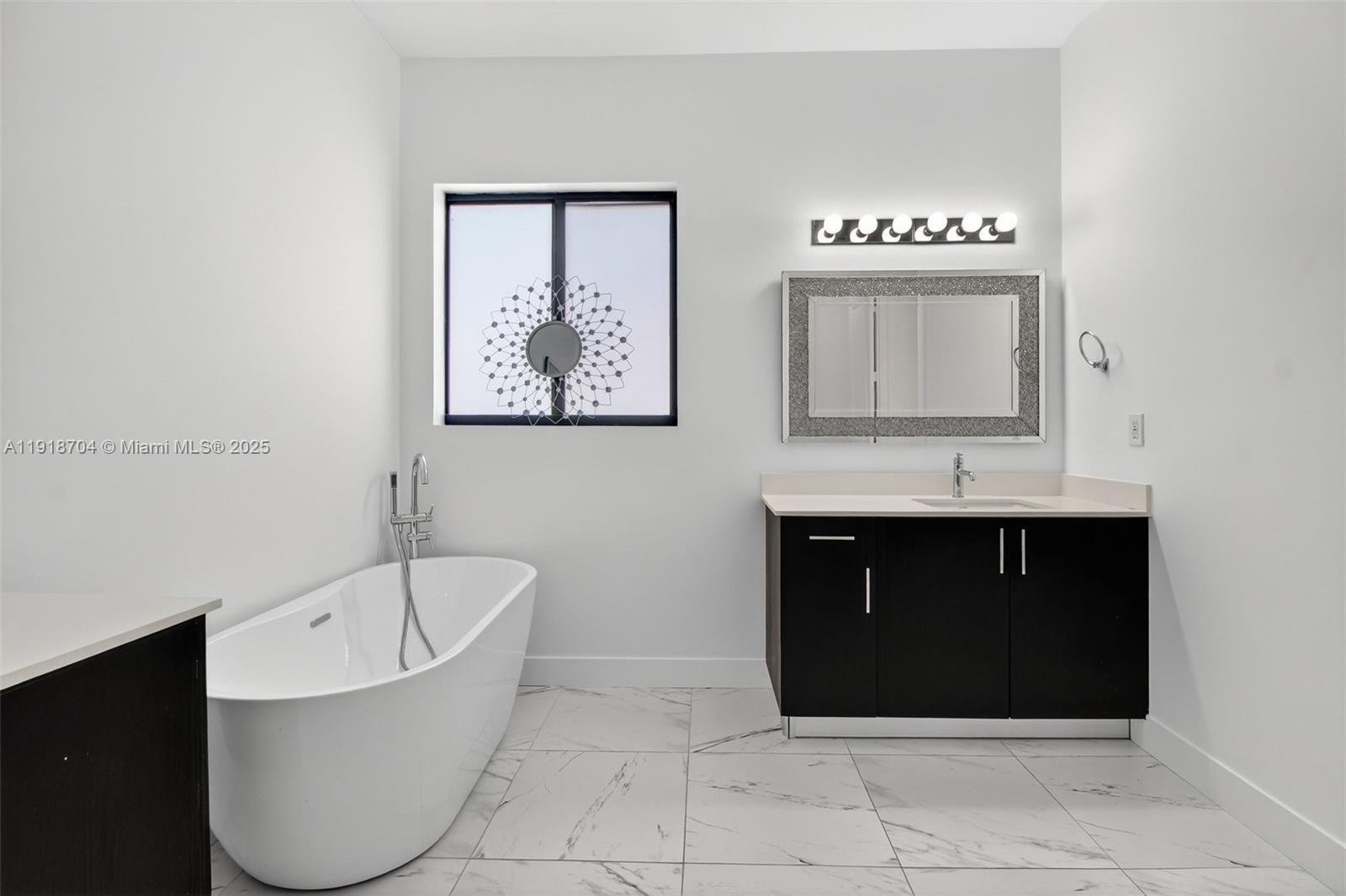 SOUTHERN COVE - Residential