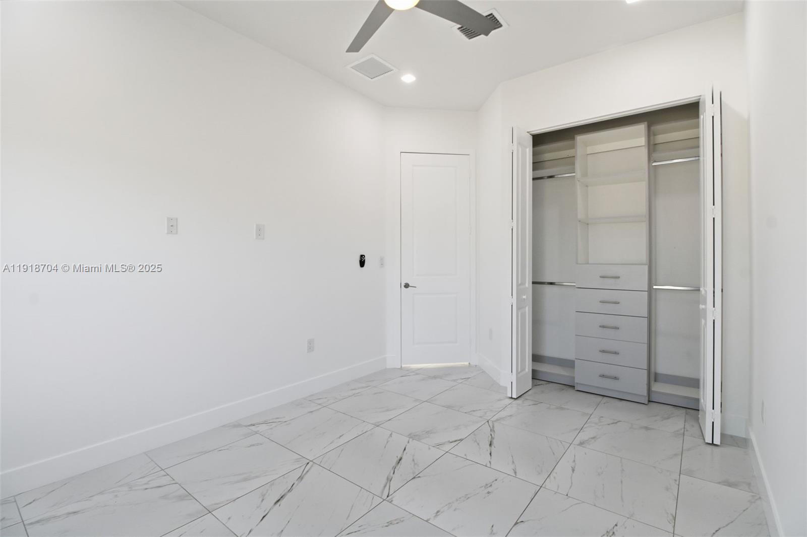 SOUTHERN COVE - Residential