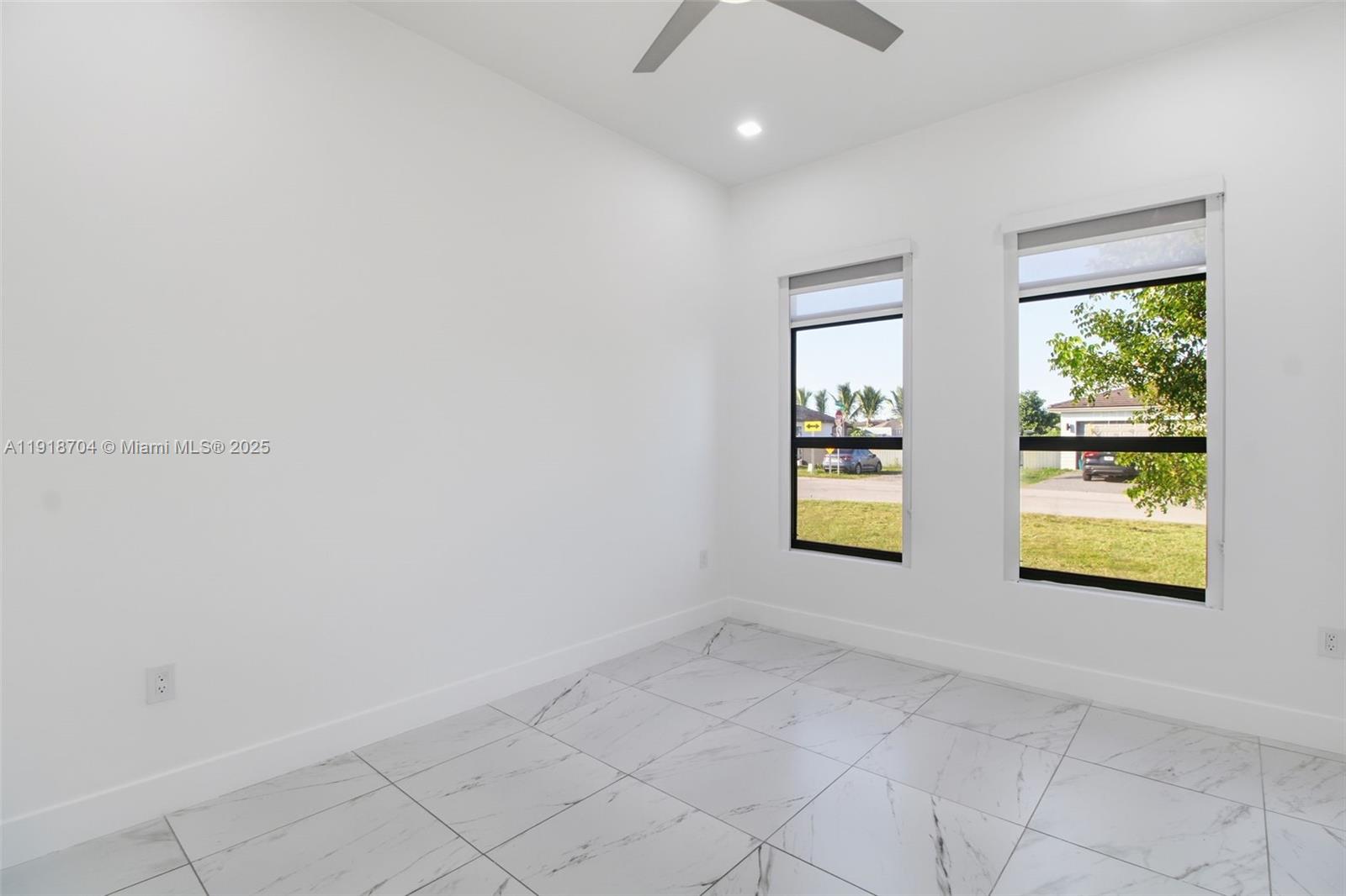 SOUTHERN COVE - Residential