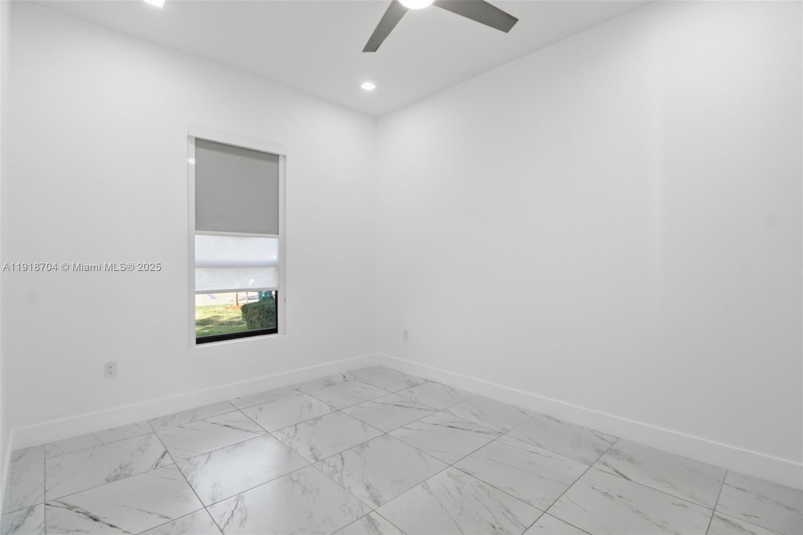 SOUTHERN COVE - Residential