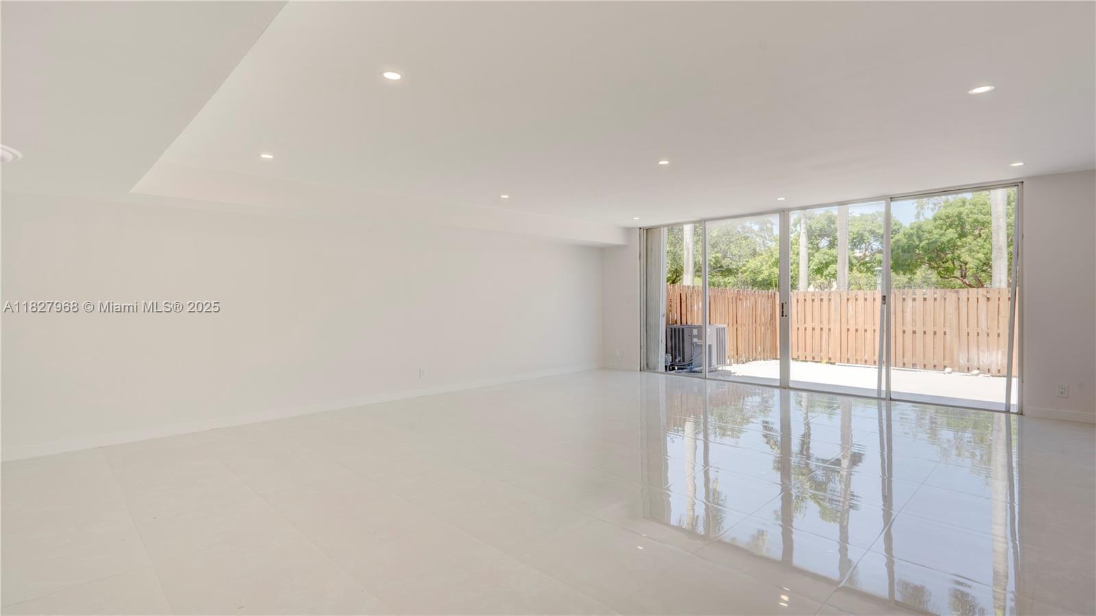 VENETIAN PARK III CONDO - Residential