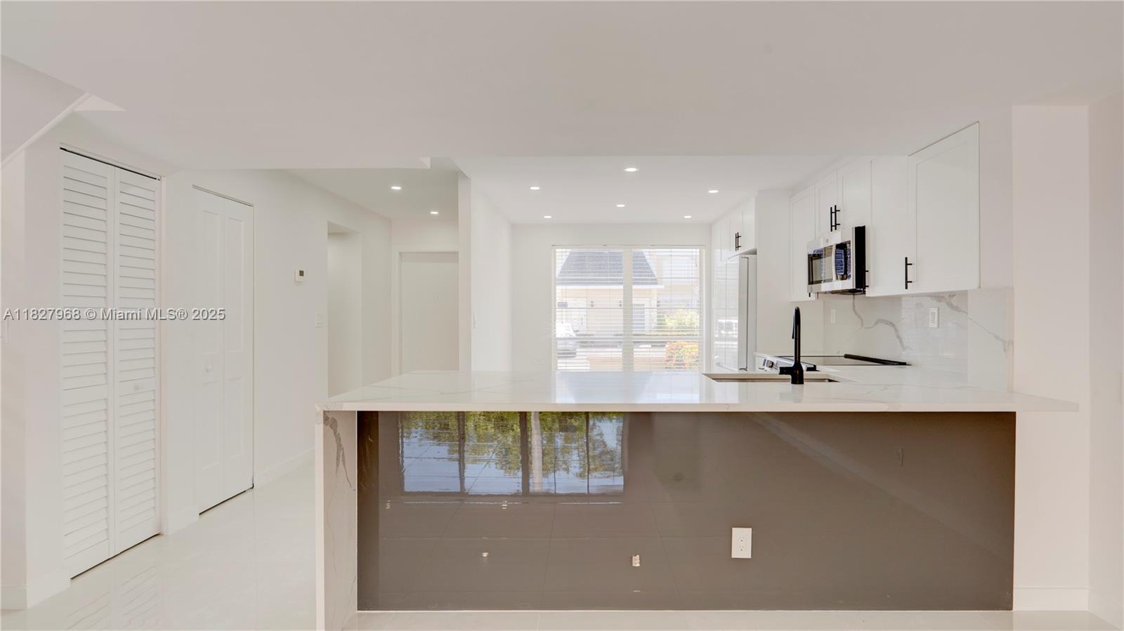 VENETIAN PARK III CONDO - Residential