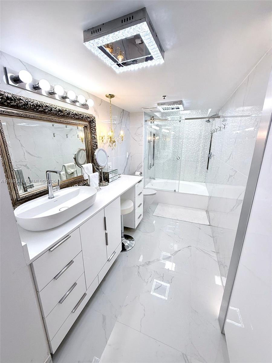 SUMMIT CONDO - Residential