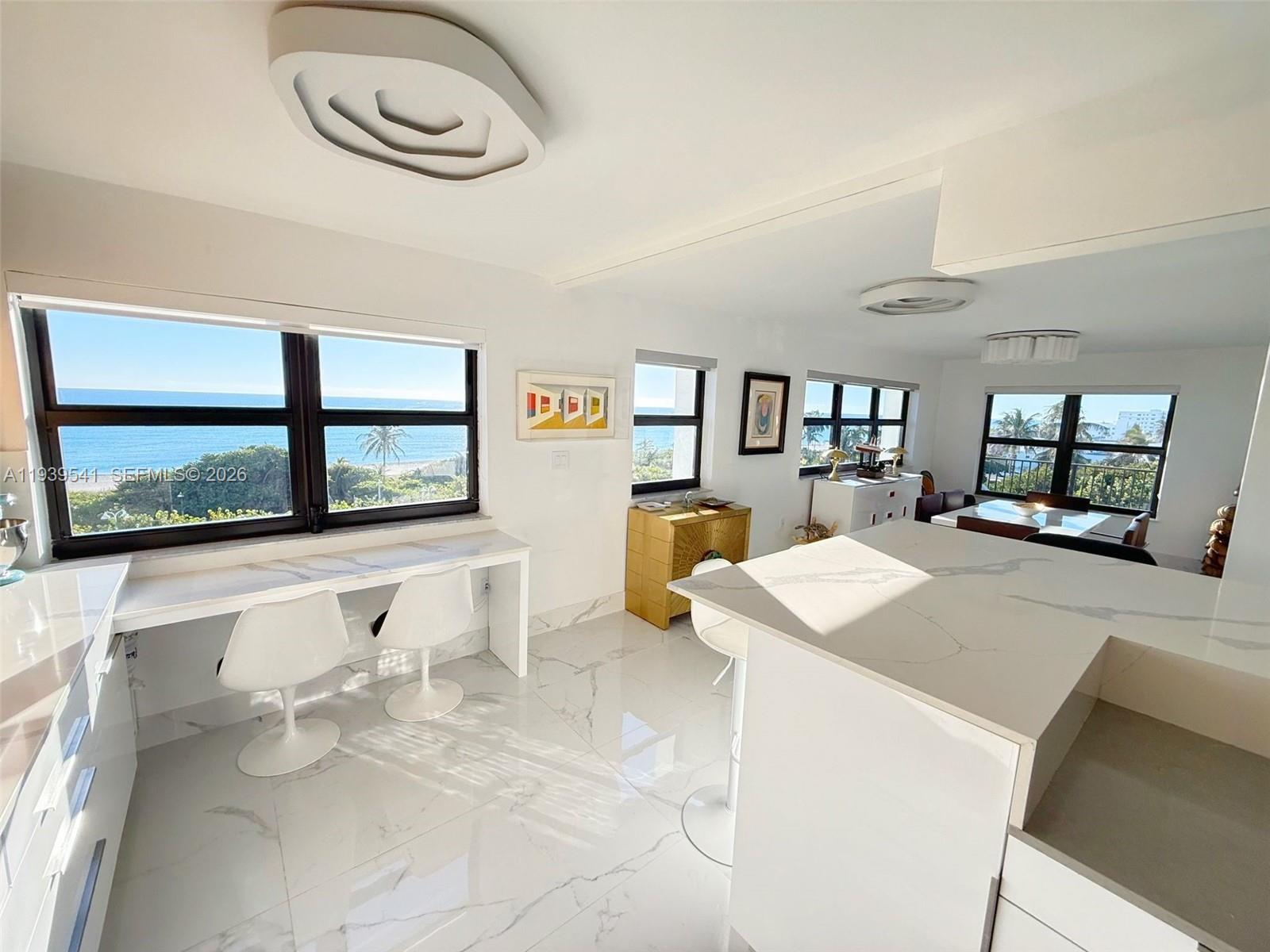 SUMMIT CONDO - Residential