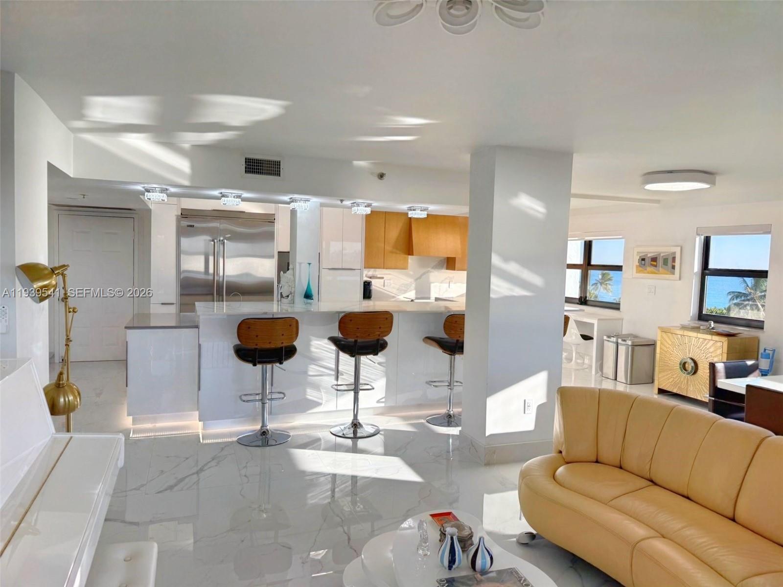 SUMMIT CONDO - Residential